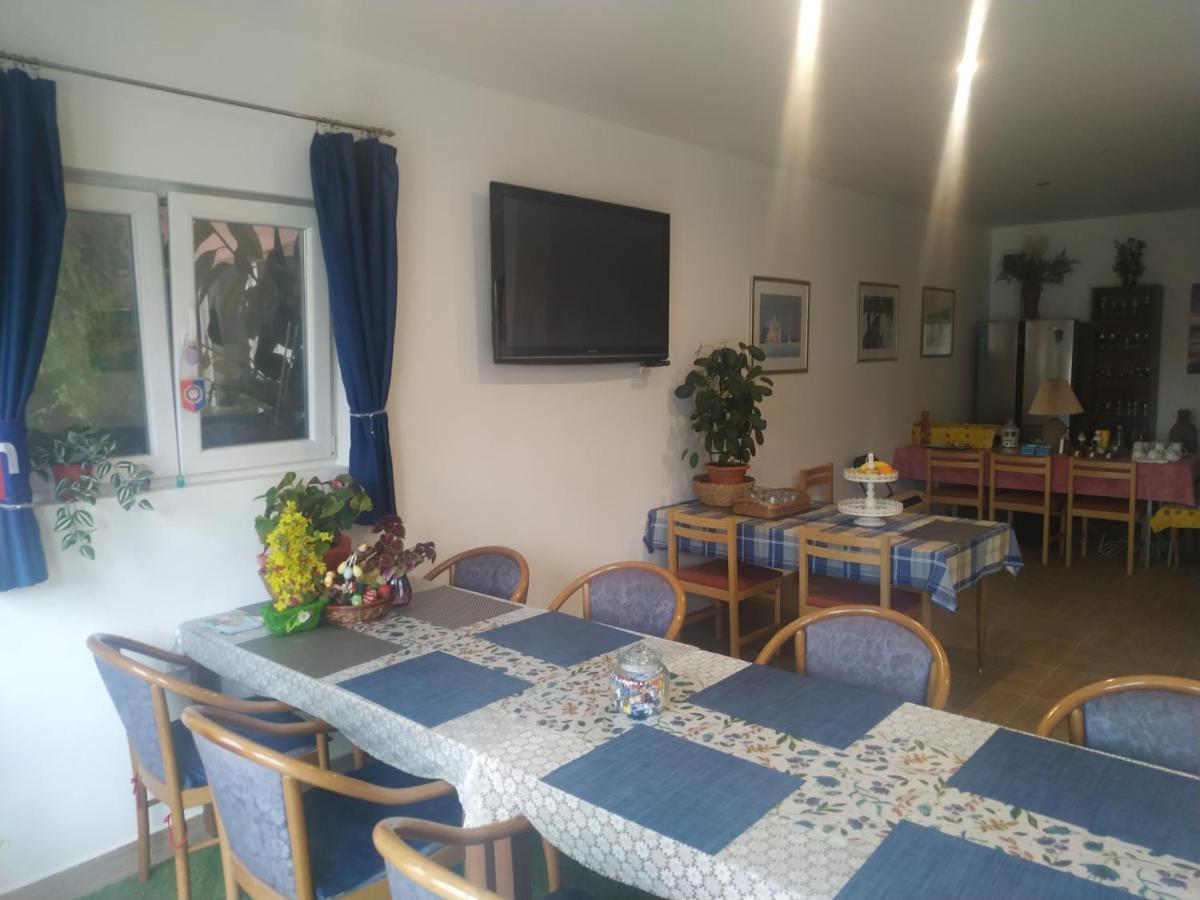 Motel Stone Gardens Доли Экстерьер фото